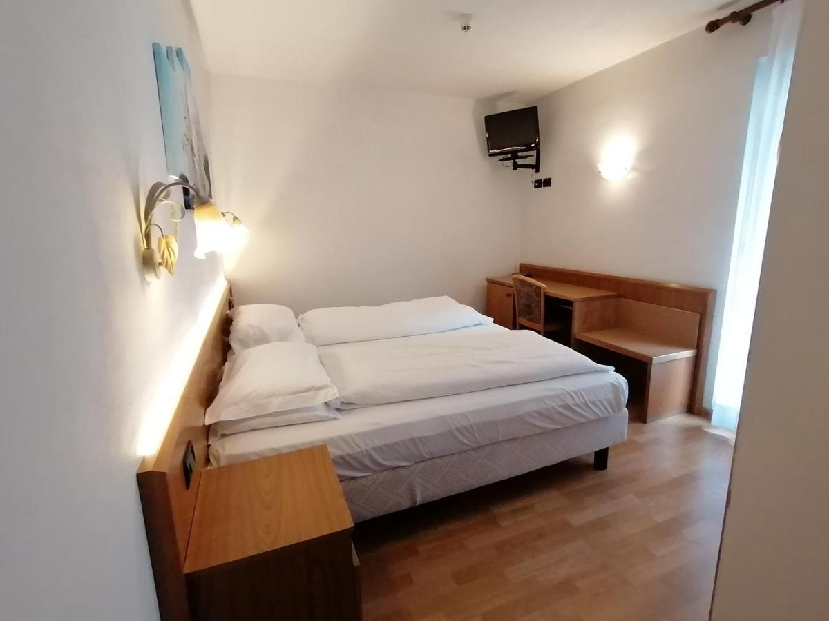 Hotel Denny Pinzolo Εξωτερικό φωτογραφία
