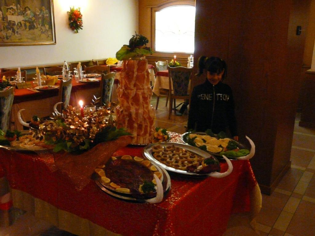 Hotel Denny Pinzolo Εξωτερικό φωτογραφία